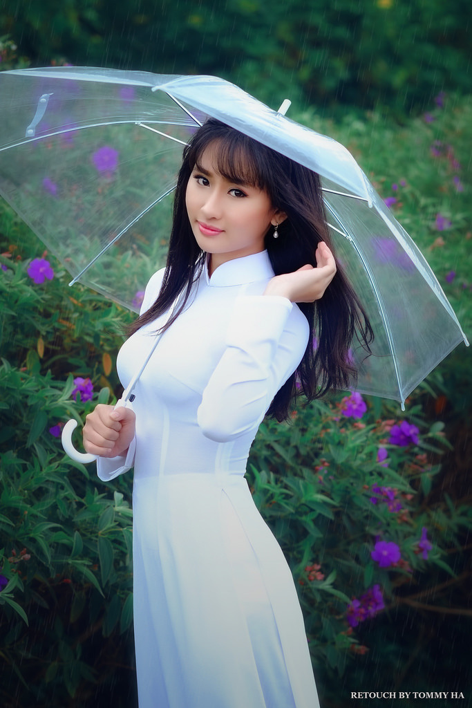 少妇扒开双腿让我添